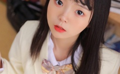 书桌下的快速顶撞